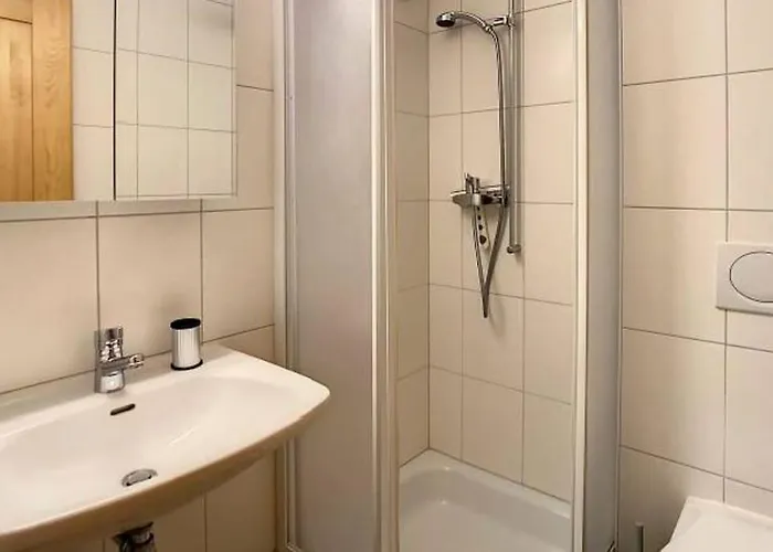 Domaine Des Reines D14, 4-bedrooms With Fabulous Indoor Pool Apartment *