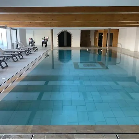 Апартаменты Domaine Des Reines D14, 4-bedrooms With Fabulous Indoor Pool Нанда